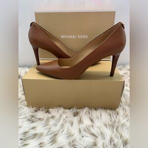 NEW Michael Kors Pumps